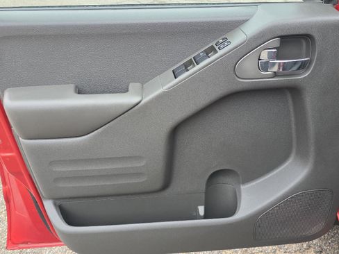 Used 2018 Nissan Frontier PRO-4X image 39