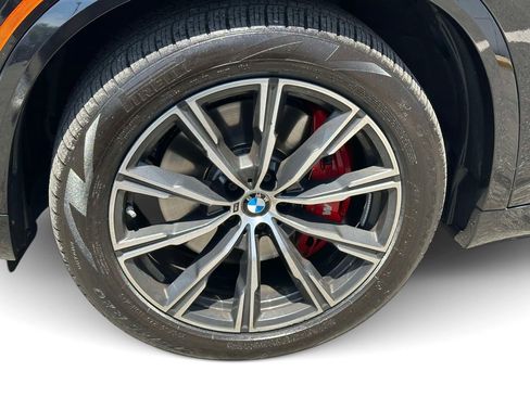 Used 2025 BMW X5 xDrive40i w/ M Sport Package AWD/4WD image 10