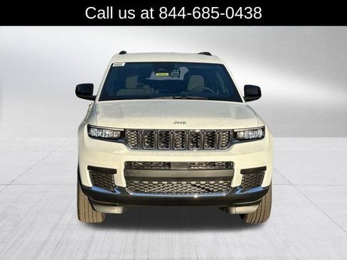 New 2025 Jeep Grand Cherokee L Laredo image 2