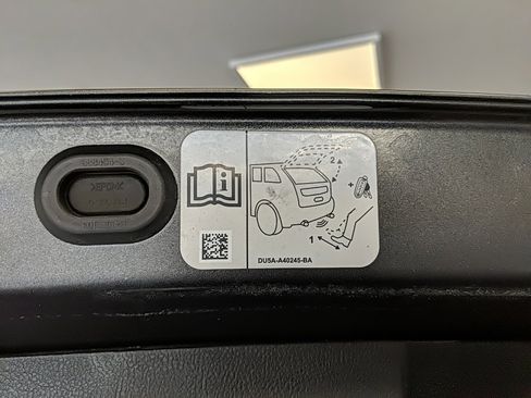 Used 2020 Lincoln Corsair Reserve w/ Equipment Group 201A image 8