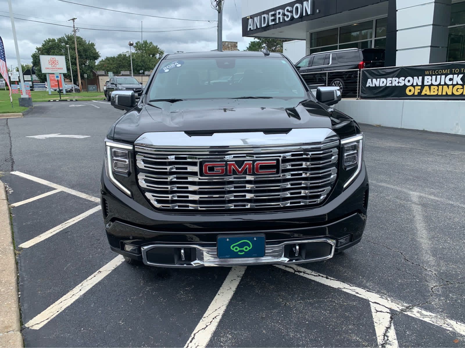 Used 2024 GMC Sierra 1500 Denali w/ Denali Reserve Package AWD/4WD image 2