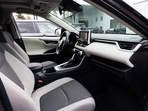 Used 2025 Toyota RAV4 XLE w/ Convenience Package image 25