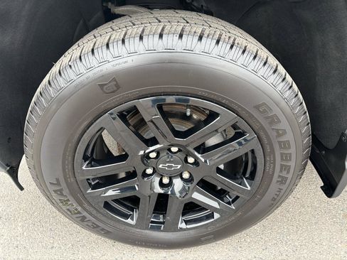 Used 2025 Chevrolet Silverado 1500 RST w/ Convenience Package II image 9