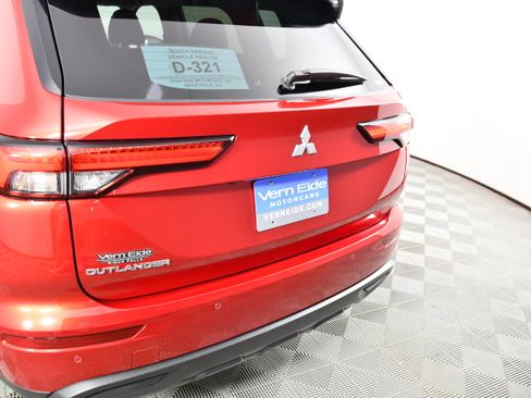 Used 2024 Mitsubishi Outlander ES AWD/4WD image 15