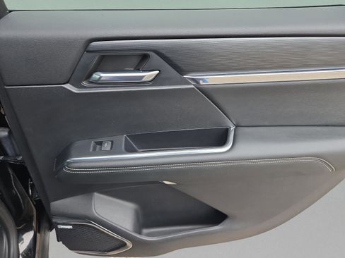 Used 2024 GMC Acadia Elevation image 18