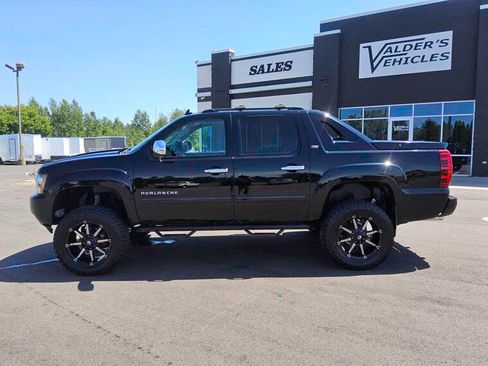 Used 2012 Chevrolet Avalanche LT AWD/4WD image 8