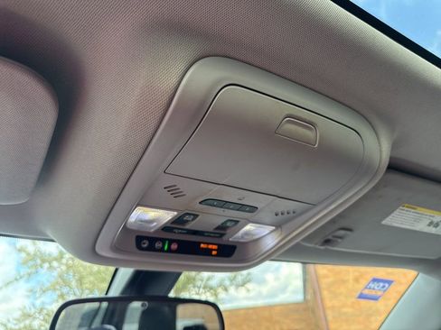 Used 2019 GMC Acadia SLT image 17