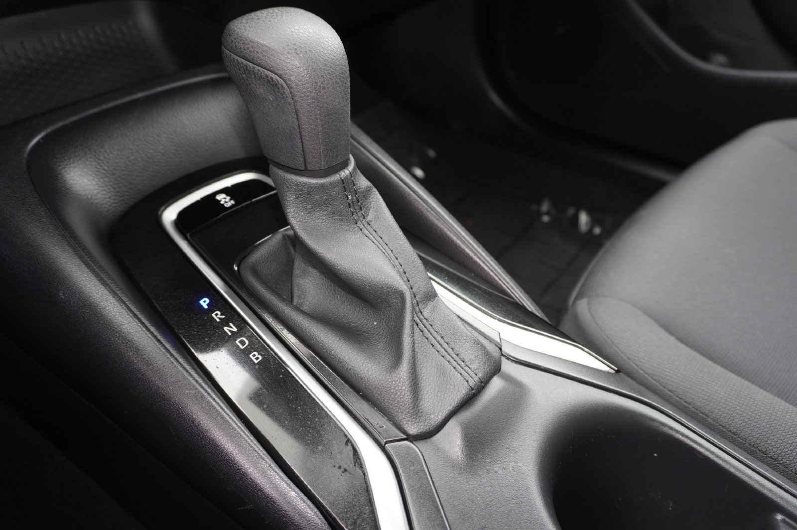 Certified 2025 Toyota Corolla LE FWD image 16