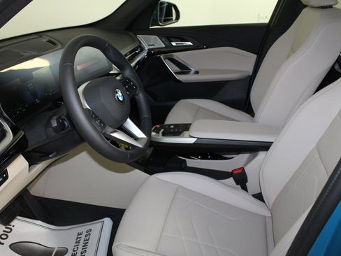 Used 2025 BMW X1 xDrive28i w/ Technology Package image 5