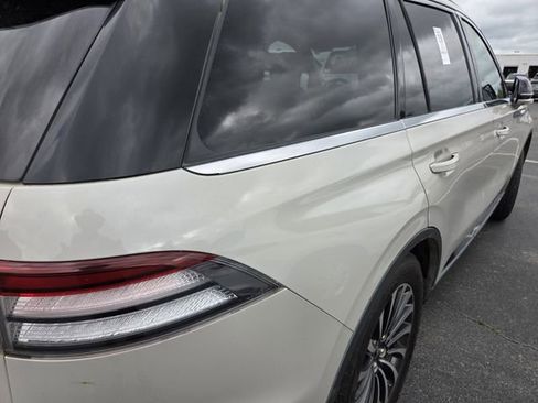 Used 2020 Lincoln Aviator Reserve w/ Elements Package Plus RWD image 8
