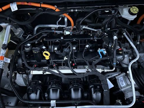 Used 2020 Ford Escape SE Sport image 30