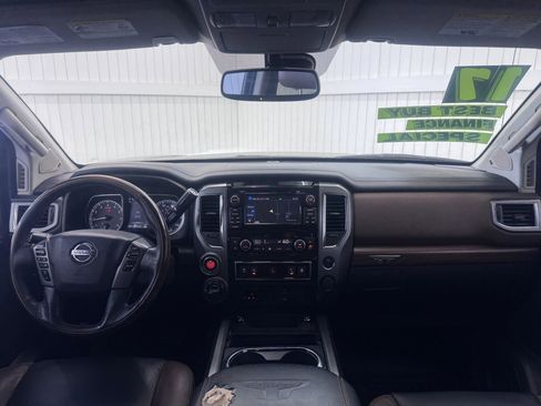 Used 2017 Nissan Titan Platinum Reserve AWD/4WD image 16