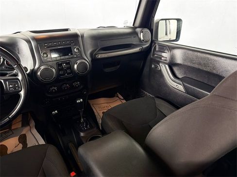 Used 2016 Jeep Wrangler Unlimited Sport w/ Dual Top Group image 19