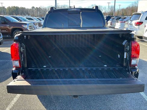 Used 2019 Toyota Tacoma TRD Sport image 31
