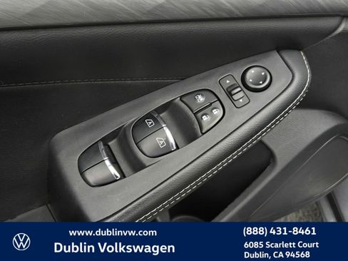 Used 2017 Nissan Maxima 3.5 SL image 11