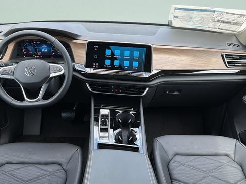 New 2026 Volkswagen Atlas SE FWD image 11