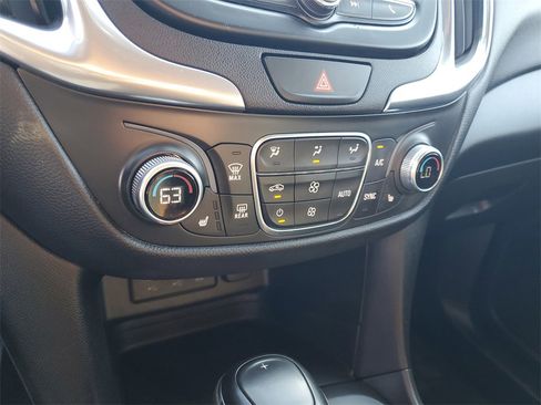 Used 2021 Chevrolet Equinox LT image 24