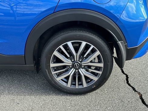 Certified 2024 Nissan Kicks SV FWD image 18