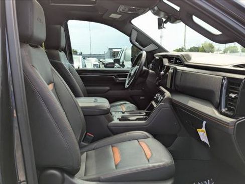 Used 2024 GMC Sierra 2500 AT4 w/ AT4 Premium Plus Package AWD/4WD image 21