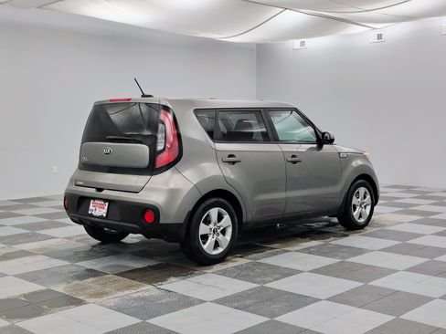 Used 2017 Kia Soul Base image 8