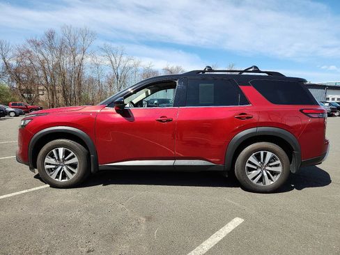 Used 2023 Nissan Pathfinder SL w/ Cargo Package AWD/4WD image 7
