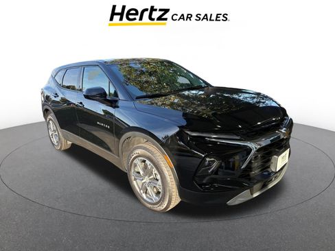 Used 2025 Chevrolet Blazer LT image 1