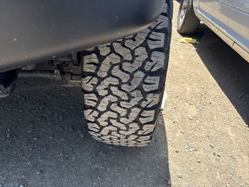 Used 2017 Jeep Wrangler Unlimited Sahara AWD/4WD image 2