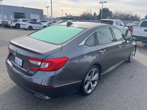 Used 2018 Honda Accord Touring image 5