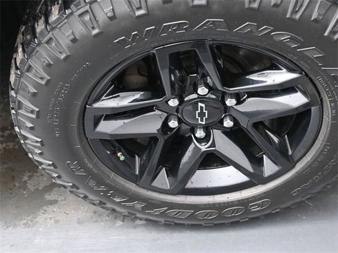 Used 2021 Chevrolet Silverado 1500 LT Trail Boss w/ Convenience Package II image 29