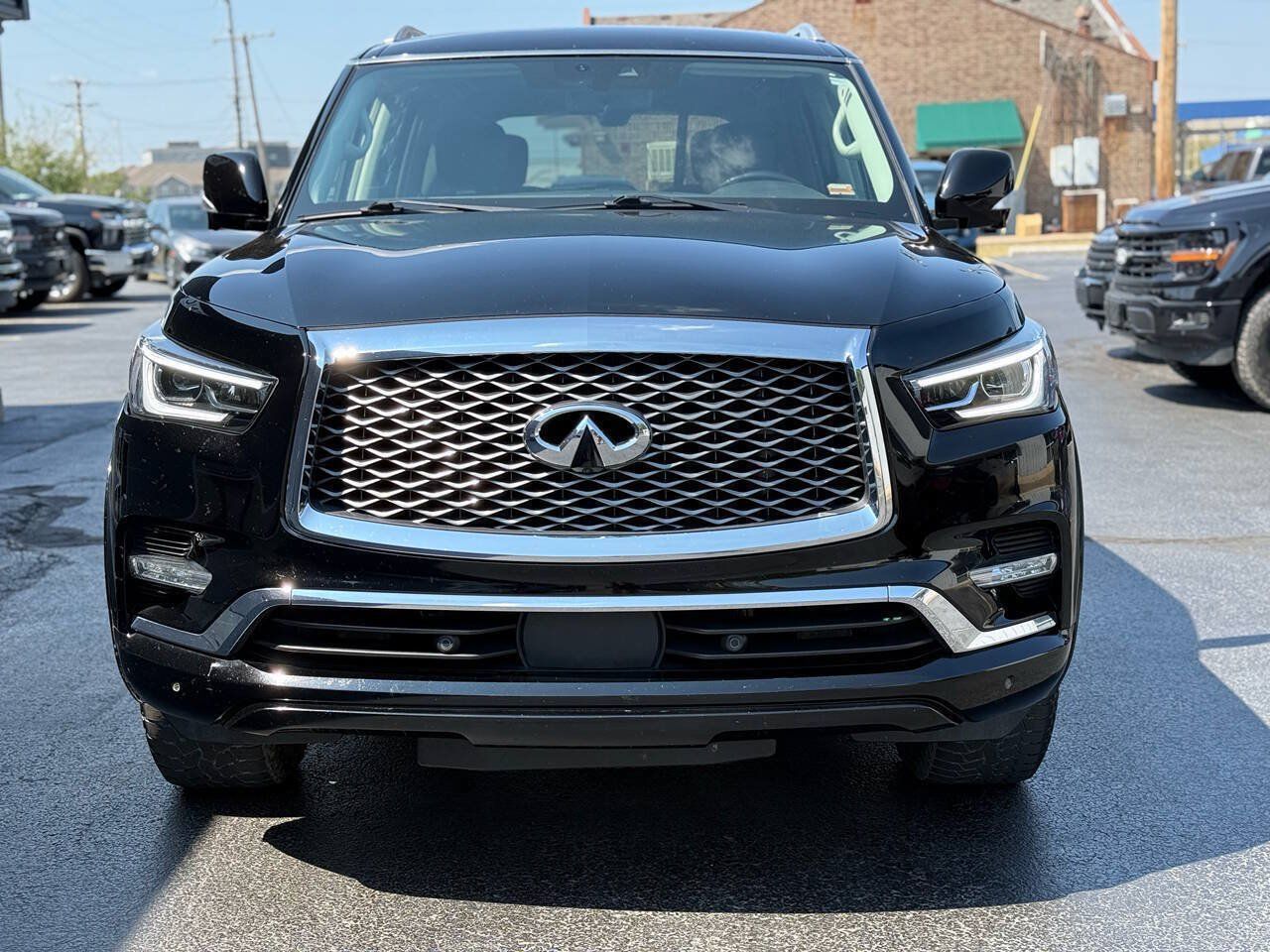Used 2021 INFINITI QX80 Luxe AWD/4WD image 2