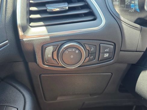 Used 2022 Ford Edge Titanium AWD/4WD image 32