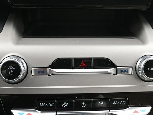 Used 2023 Ford Explorer 4WD image 13