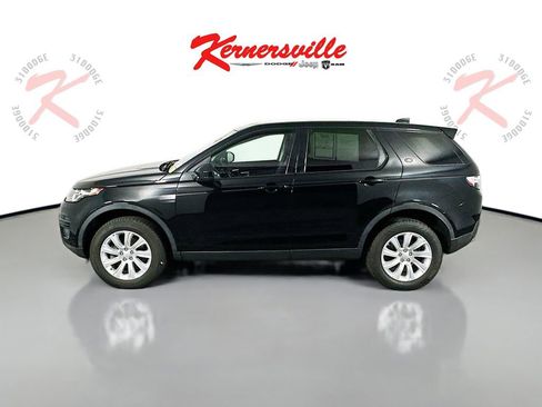 Used 2019 Land Rover Discovery Sport SE image 4
