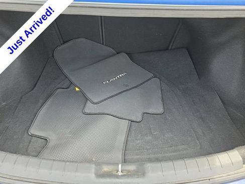 Used 2020 Hyundai Elantra SE FWD image 9
