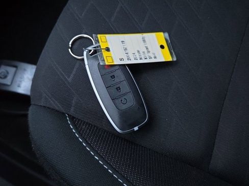 Used 2024 Nissan Kicks SV image 16