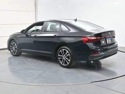 Certified 2025 Volkswagen Jetta Sport image 17