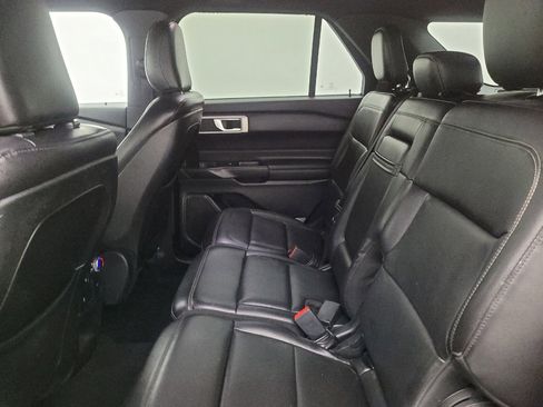 Used 2020 Ford Explorer XLT w/ Equipment Group 202A image 18