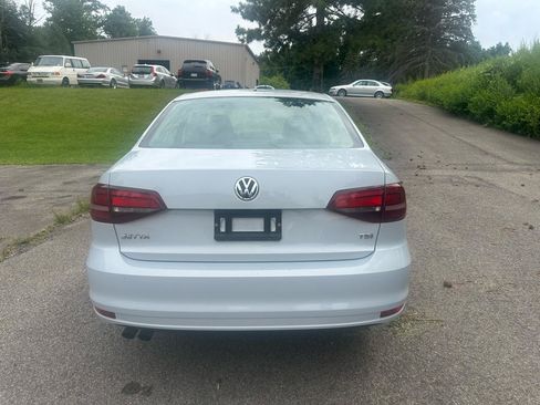 Used 2017 Volkswagen Jetta S FWD image 4