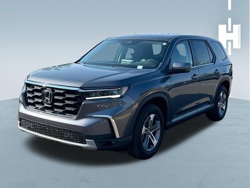 Used 2025 Honda Pilot EX-L image 3