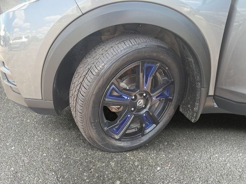 Used 2019 Nissan Kicks SV FWD image 30