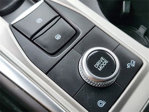 Certified 2022 Ford Explorer XLT w/ Equipment Group 202A image 27