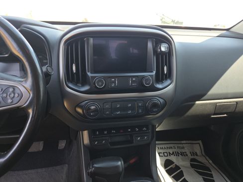 Used 2021 Chevrolet Colorado Z71 w/ Safety Package AWD/4WD image 13