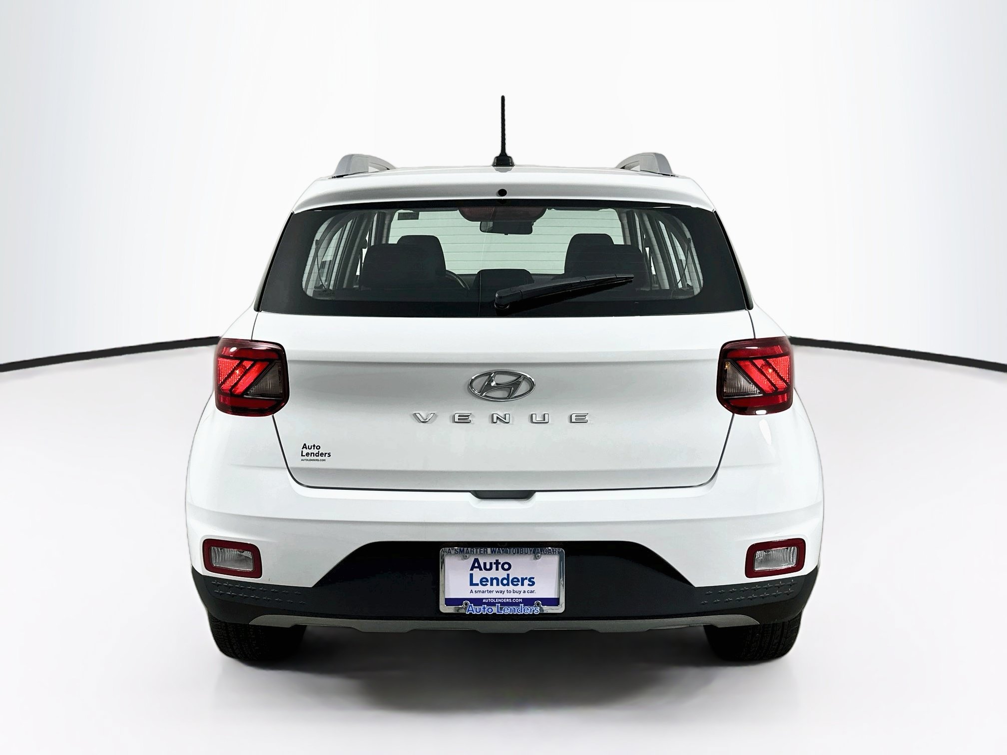 Used 2024 Hyundai Venue SEL FWD image 6