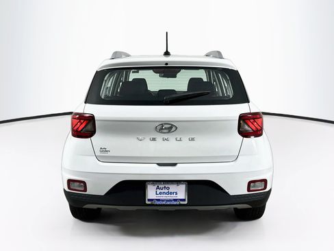 Used 2024 Hyundai Venue SEL FWD image 6
