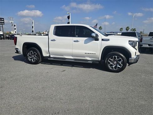 Used 2025 GMC Sierra 1500 SLT image 4