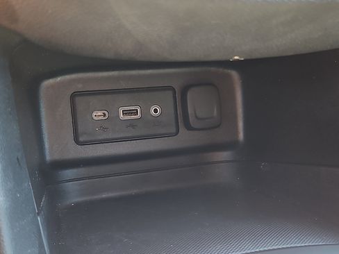 Used 2020 Chevrolet Equinox LT AWD/4WD image 24