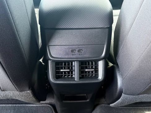 Used 2025 Chevrolet Equinox LT AWD/4WD image 21
