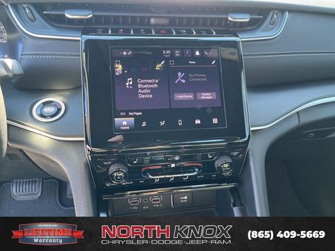 New 2025 Jeep Grand Cherokee L Altitude image 9