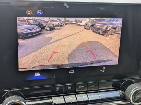 Used 2024 Chevrolet Colorado Trail Boss image 22