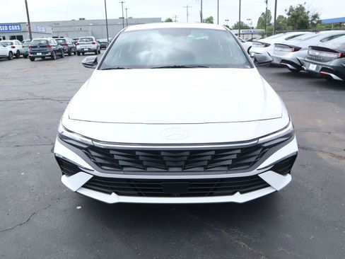 New 2026 Hyundai Elantra SEL Sport Premium FWD image 9